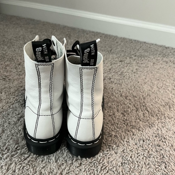 DR. MARTENS WHITE PASCAL BOOTS - Picture 4 of 8